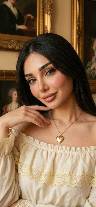 پرتره وینتیج رترو با نگاه بازیگوشانه و تم نوستالژیک