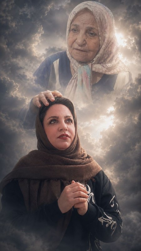 پرتره یادبود مادر آسمانی در میان ابرها