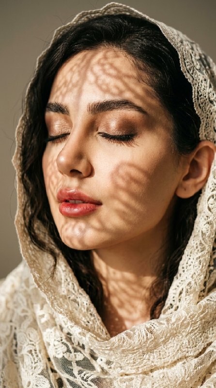 ️ وقتی نور، روی پوست نقش میزند