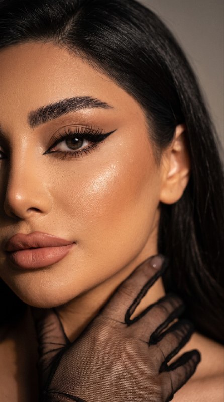 پرترهای کلوزآپ با استایل مجله Vogue، آرایش چشم گر...