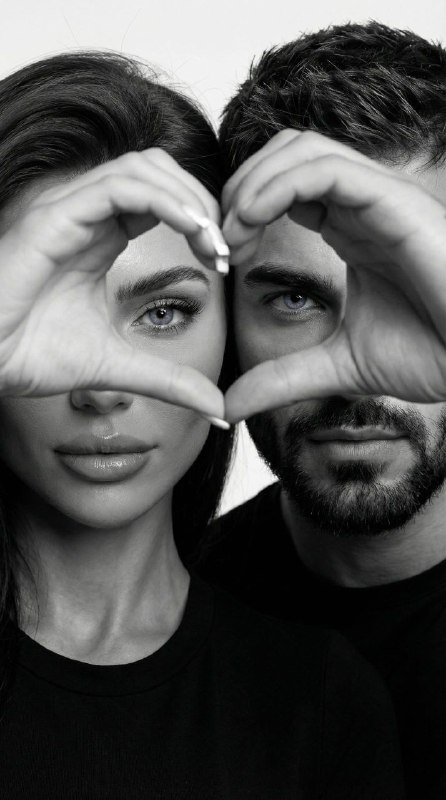 پرتره دونفره سیاهوسفید و احساسی